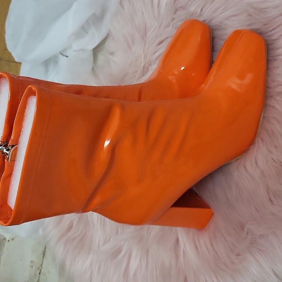 Brand New SHEIN PATENT LEATHER GOGO BOOTIES-7 - Picture 3 of 5